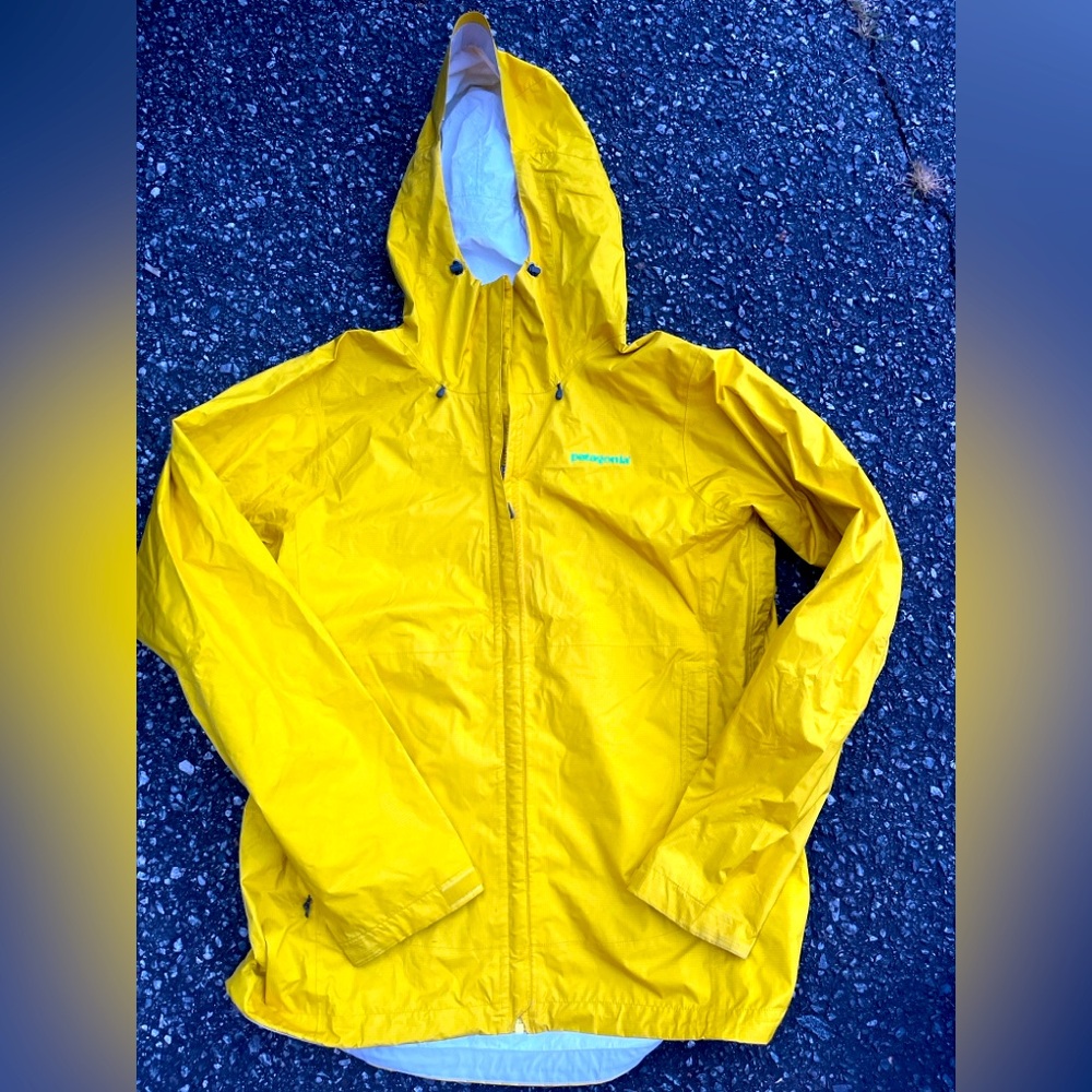 Patagonia yellow rain jacket women’s size XL